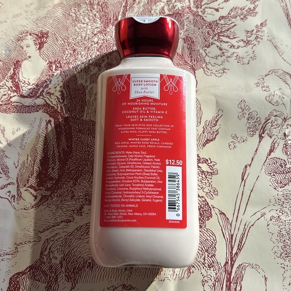 Winter Candy Apple Super Smooth Body Lotion With Shea Butter‎ BATH & BODY WORKS - Picture 3 of 8